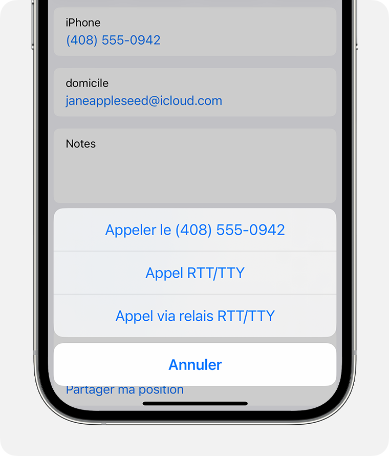 Écran d’iPhone affichant le menu permettant de sélectionner l’option Appel RTT/TTY ou Appel via relais RTT/TTY