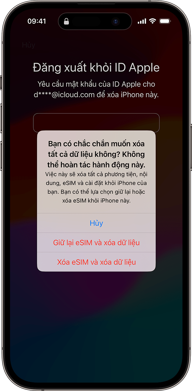 Khi tiến hành quy trình đặt lại mật mã trong iOS 17 trở lên, bạn có thể chọn giữ lại eSIM hoặc xóa eSIM.