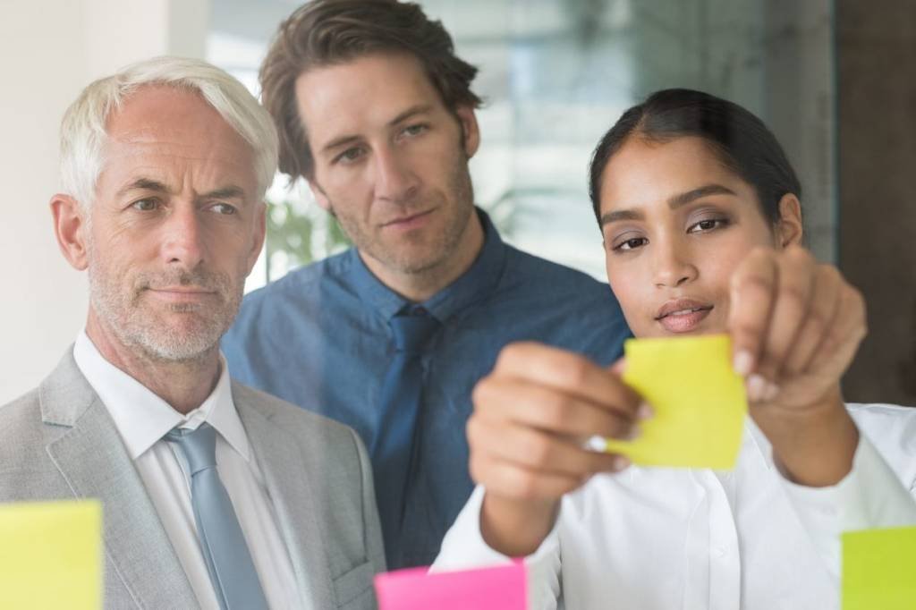 Como responder "Qual é a sua definição de trabalho em equipe?" na entrevista de emprego