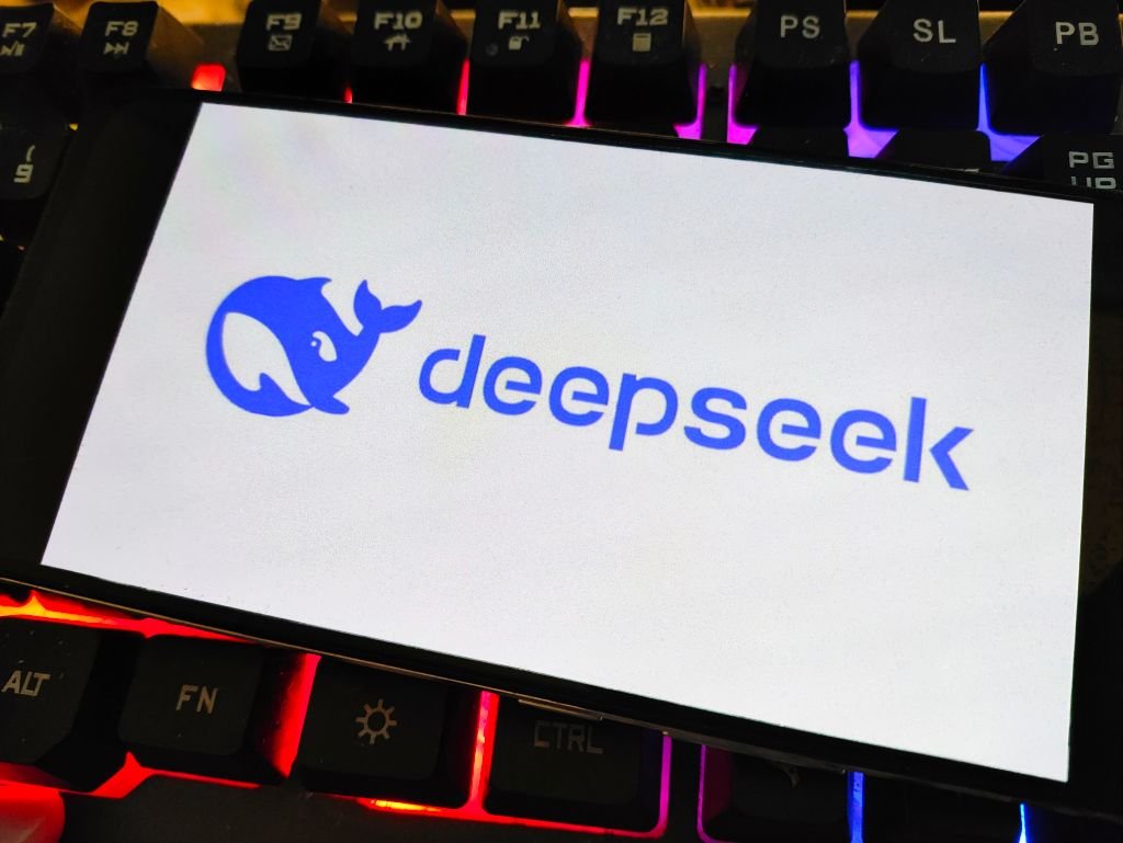 DeepSeek mostra que melhor e mais sustentável modelo para IA é aberto e público