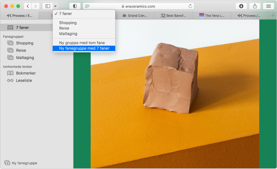 Et Safari-vindu som viser sidepanelet med eksisterende fanegrupper, hovedvinduet med flere faner åpne og valg for å opprette en ny faneguppe.