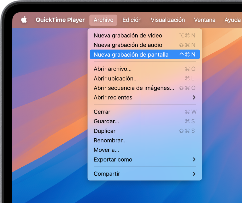 En la app QuickTime Player, el menú Archivo está abierto y el comando "Nueva grabación de pantalla" se está seleccionando para comenzar a grabar la pantalla.