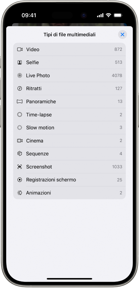Nell’app Foto, la raccolta “Tipi di file multimediali” è aperta e mostra un elenco di raccolte di foto.