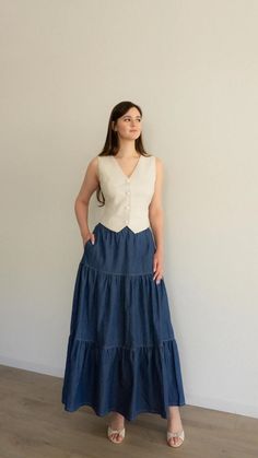 This perfectly easy yet perfectly romantic tiered ruffle skirt has all the pretty little design details needed for the perfect base to your outfit. Tiered Skirt Outfit Winter, Ruffle Maxi Skirt Outfit, Tiered Maxi Skirt Outfit, Blue Maxi Skirt Outfit, Tiered Skirt Outfit, Ruffle Skirt Tutorial, Ruffle Skirt Outfit, Long Tiered Skirt, Style Development