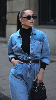 Ig:@anunanna Denim Jumpsuit Outfit, Jumpsuit Denim, Winter Fashion Outfits Casual, Effortlessly Chic Outfits, Denim Chic, Double Denim, Casual Chic Outfit, Looks Chic