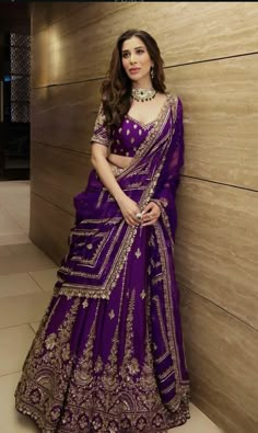 Lehenga Draping Styles, Dupatta Style Ideas, Lehenga Draping, Dupatta Draping Style, Kali Lehenga, Dupatta Draping Styles, Dupatta Styling, Saree Simple, Indian Wedding Reception Outfits