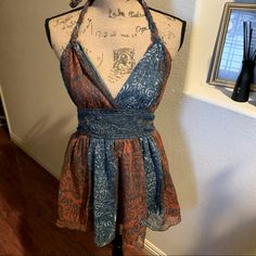 In Excellent Condition Tag Fell Off But The Plastic Is Still There Never Worn Beautiful Detailing Velvet Cami Top, Layering Cami, Lace Trim Tank Top, Lace Trim Cami, Halter Tops, Sequin Tank Tops, Lace Cami, Boho Chic Outfits, Hand Knitted Sweaters