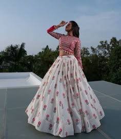 Crop Top Lehenga, Navratri Dress, Simple Lehenga, Long Gown Design, Wedding Lehenga Designs, Indian Outfits Lehenga, Lehnga Dress, Lehenga Designs Simple, Womens Trendy Dresses