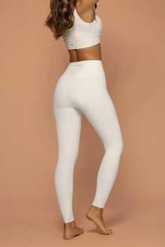 The Luxana Leggings from PHUTURE: Not your average pair of leggings, we promise this will be one of the best legging fabrics you will have ever tried on. Featuring an expensive Nylon/Spandex Fabric Blends with an unparalleled softness. Tested better than top activewear brands. Our Luxana design features a seamless front, shape-lifting design with supreme stitching quality, try a pair for yourself, backed by our zero-risk 100% Guarantee. UltraLux 80/20 Nylon Spandex Blend BEST white color legging Style 2025, Priscilla Ricart, Activewear Brands, White Leggings, Workout Session, Best Leggings, Squat Proof, Soft Tops, Front Design