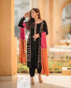 Contrast Dupatta, Sajjal Ali, Velvet Kurta, Embellished Neckline, Fancy Clothes, Pakistani Clothes, Suit Ideas, Plain Dress, Fancy Dress Design