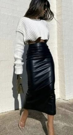 Black Leather Skirt, Spring Outfits 2022 Trends, Skirts Women, High Waist Skirt, Elegante Casual, Spring Outfits 2022, Party Skirt, Outfits Petite, Casual Spring Outfits