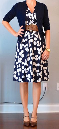 Outfit Posts Dynamic: outfit post: navy & white polka-dot dress, navy cardigan, wide woven belt White Polka Dot Dress, Looks Street Style, Navy Dress, Mode Inspiration