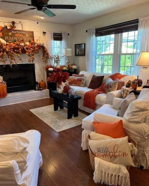 Fall Decor Living Room Apartment, Fall Decor Inspo Living Room, Fall Vibes Aesthetic Living Room, Fall Living Room Decor Apartment, Fall Ideas For Living Room, Fall Decor Ideas For Dining Room, Fall Aesthetic Living Room Ideas, Autumn Decor Apartment, Cozy Autumn Home Living Room