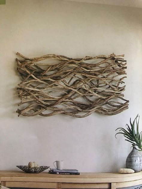 32 Amazing Brilliant Driftwood Decor Ideas Takken Decor, Driftwood Diy, Driftwood Art Diy, Driftwood Ideas, Twig Art, Driftwood Projects, Driftwood Wall Art, Driftwood Wall, Deco Nature