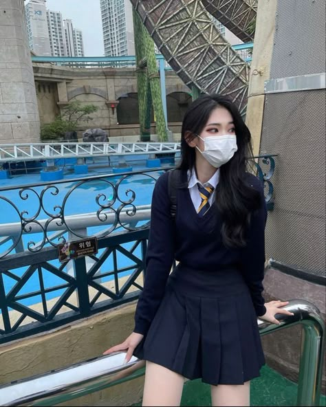 Korean Uniform School, Korean School Outfits, Korean Uniform, Moda Ulzzang, School Uniform Ideas, Korean School, Romanticising School, School Uniform Fashion, Ulzzang Korea