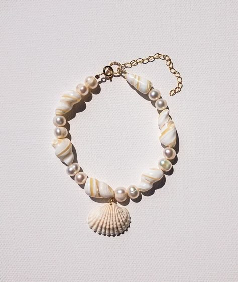 Baby Blue Jewelry, Seashell Accessories, Seashell Bracelet, Blue Jewellery, Pretty Jewelry Necklaces, Beach Walks, Seashell Jewelry, Shell Bracelet, Beaded Anklets