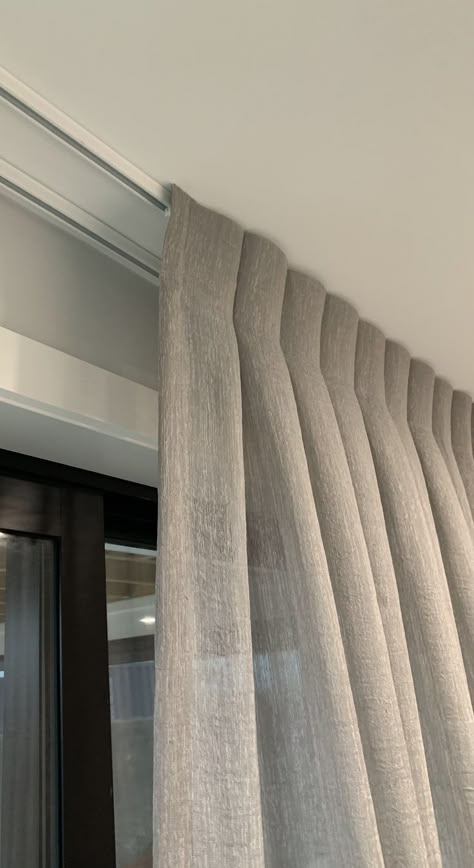 Latest Curtain Designs, Curtain Designs For Bedroom, Window Curtain Designs, Curtains Living Room Modern, Window Curtains Living Room, Curtain Styles, Curtains And Blinds, Blinds Curtains, Living Room Decor Curtains