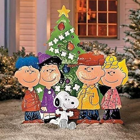 Christmas Wood Cutouts Yard Art Tree, Christmas Crafts Peanuts Wreath, Christmas Wood Cutouts Yard Art Patterns, Christmas Yard Art Wood, Charlie Brown Cutouts Christmas Yard Art, Christmas Wood Cutouts Yard Art Woodworking Plans, Christmas Tree Wood Cutout Yard Art, Charlie Brown Christmas Decorations, Peanuts Gang Christmas