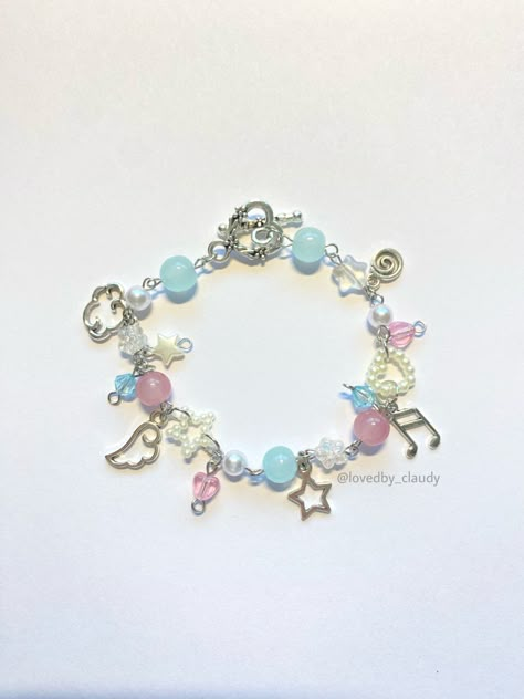 Aesthetic Charms, Ideas For Bracelets, Diy Jewelry Charms, Beads Accessories, Bracelet Keychain, Cluster Bracelets, Beads Design, Diy Jewelry Unique, Instagram Jewelry