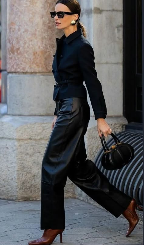 Office Leather Pants Outfit, Leather Pants Night Outfit, Classical Concert Outfit Classy, Leather Culottes Outfit, Corporate Dinner Outfit, Leather Pants Outfit Women, Leather Pants Work Outfit, Casual Smart Outfit Women, Satin Pants Outfit Classy