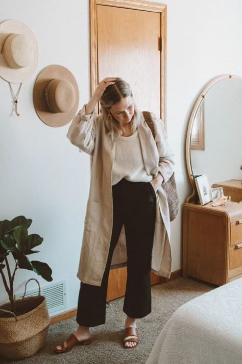 Beige Linen Pants Outfit Winter, Black Linen Pants Outfit Spring, Black Linen Pants Outfit Winter, Black Linen Pants Outfit, Karin Emily, Flowy Outfits, Emily Style, Linen Duster, Linen Pants Outfit