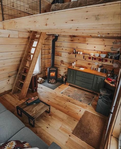 Cabin Vibes, Tiny House Interior Design, Off Grid Cabin, Dream Cabin, Tiny Cabins, Tiny Home Ideas, Cabin Interiors, Little Cabin, Cabin Living