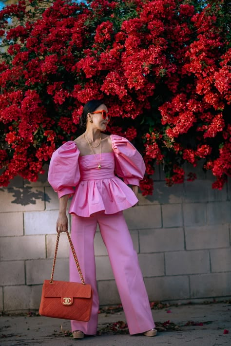 Modest Valentine’s Day Work Outfit, Casual Queen Outfit, Pink Red Fashion, Monochrome Outfit Pink, Cute Outfit Ideas For Valentines Day, Pink Outfits Work, Valentine’s Day At Work, Work Valentines Outfit, Pink Outfit Work