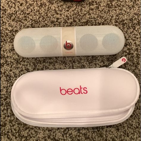 Beats by Dre Bluetooth pill speaker Beats Speaker, Beats Pill, Zipper Storage, Beats By Dre, Dr Dre, Storage Pouch, Short Video, Sunglasses Case, Things I Want