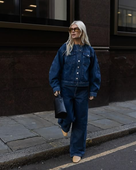 10 Of The Hottest Products On Instagram Right Now Winter Denim Outfits, Double Denim Outfit, Denim On Denim Outfit, Denim Outfit Ideas, Fall Nyc, Looks Jeans, Fashion Trend Forecast, 2025 Fashion Trends, All Jeans