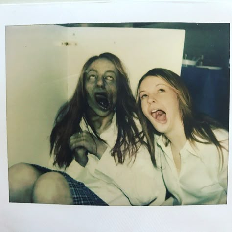 Amber Tamblyn on Instagram: “A terrifying #TBT of me with my body double prosthetic created by the brilliant @therickbaker on the set of The Ring. I feel like we…” The Ring 2002, Amber Tamblyn, Creepy Core, Creepy Cute, Horror Films, Just Girly Things, Horror Art, Horror Movies, Pose Reference