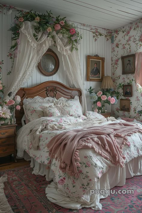 Shabby Chic Bedroom: Embracing Vintage Elegance - Puqqu Bedroom Retro Aesthetic, Bedroom Ideas Aesthetic Vintage, Romantic Style Bedroom, Vintage Feminine Bedroom, Pink Vintage Room, Shabby Chic Bedrooms Romantic, Aesthetic Bedroom Vintage, Vintage Cottage Bedroom, Victorian Inspired Bedroom