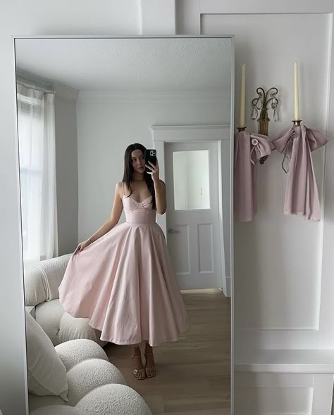 House Of Bc Pink Dress, House Of Cb Dresses Pink, Graduation Pink Dress, Coquette Party Dress, House Of Cb Pink Dress, Mom Party Outfit, Pink Dresses Aesthetic, Pink Outfits Dress, Pink Dinner Outfit