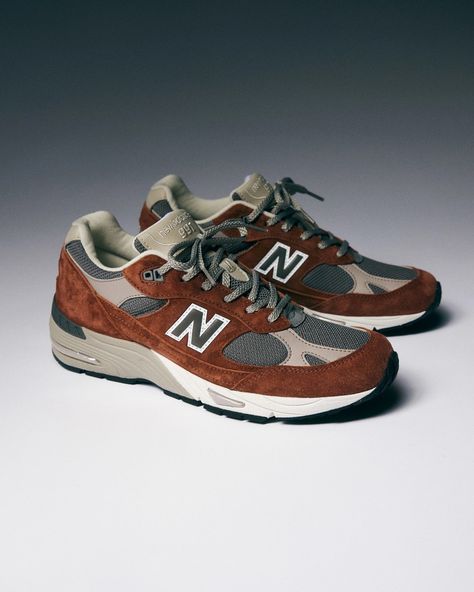 Constructed for comfort and style, the MADE in UK 991v1 'Underglazed' features a classic ABZORB midsole, providing a comfortable cushion. Available online or in-store now. New Balance 991, Polo Sport Ralph Lauren, Right To Privacy, Shoe Inspo, Balance Shoes, New Balance Shoes, Man Style, Affordable Luxury, Luxury Shoes