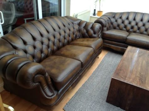 Sofa Kulit, Kitchen Wardrobe Design, Cowhide Furniture, Luxury Sofa Living Room, Unique Sofa, Leather Couches, Sofa Design Wood, Decorative Room Dividers, Wood Carving Furniture