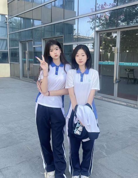 Pe Outfits For School Korean, School Pe Uniform Aesthetic, Aesthetic Uniform Outfit, Japanese Sports Uniform, Aesthetic Pe Uniform, Korean Sports Uniform, Cute Korean School Uniforms, Highschool Outfits Uniform, Korean Gym Uniform