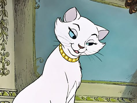 "Duchess" the mother cat from the "Aristocats"! Duchess Aristocats, Disney Moms, Queen Eleanor, Queen Character, Disney Quizzes, Disney Cats, Mother Cat, Disney Mom, The Aristocats