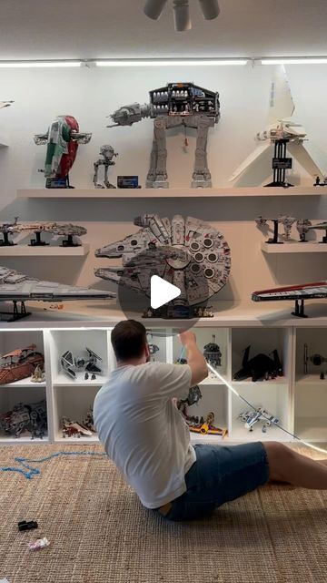 M.J.W.-Bricks | LEGO Star Wars MOCs & UCS on Instagram: "After a long time I finally managed to build my shelves and install my new led lighting!   I am really happy with the result! What do you think, was it worth it?  ______________________________________  Follow @m.j.w._bricks for more MOCs and Content around the topic Lego!  I am very happy if you SHARE it, LIKE it and leave a COMMENT! 🙏🏼  If you don’t want to miss any more of my posts remember to activate the 🔔   ______________________________________  #lego #starwars #legostarwars #ucs #roominspiration #roomupgrade #legoroomupdate #update #shelving #lighting #ultimatecollectorseries #collection #collector #legominifigures #milleniumfalcon #venator #stardestroyer #xwing #imperialshuttle #afol #afolcommunity" Floating Shelf Lego Display, Lego Star Wars Display Shelves, Star Wars Led, Lego Display Office, Modern Lego Room, Lego Display Bedroom, Lego Display Shelf Ideas, Lego Rooms For Adults, Large Lego Display Ideas