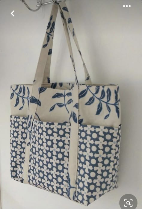 Fabric Bag Design, Hantverk Diy, Tote Bag Pattern Free, Handmade Fabric Bags, Bags To Sew, Crazy Patchwork, Diy Bag Designs, Diy Bags Patterns, Bags Sewing