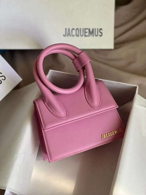 Mode Harajuku, Jacquemus Bag, My Style Bags, Dress Swimsuit, Luxury Bags Collection, Handbag Essentials, Girly Bags, Luxury Purses, Fancy Bags