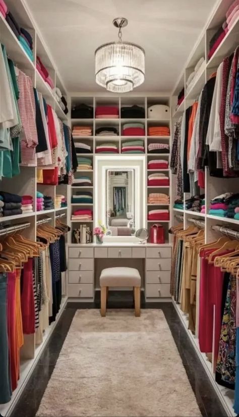 Masculine Walk In Closet, Walk In Closet Ideas, Master Closet Design, Closet Redo, A Walk In Closet, Dressing Room Closet, Organized Closet, Walk In Closet Design, Dream Closet Design