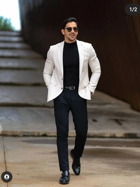 Red Carpet Men Outfit, Mens Black Turtleneck, White Blazer Outfit Men, Hoco Outfits For Guys, Men Blazer Outfit, White Blazer Men, White Jacket Outfit, Mens White Suit, White Blazer Outfits