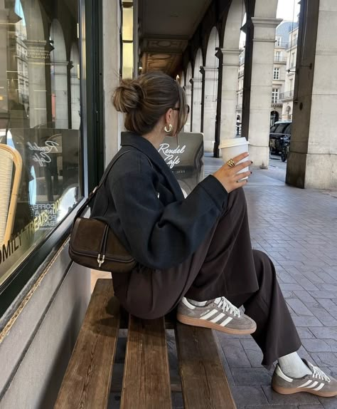 Looks Adidas, Style Désinvolte Chic, Looks Street Style, Weekend Style, Mode Inspo, Autumn Outfits, Autumn Style, Winter Fits, Autumn Outfit