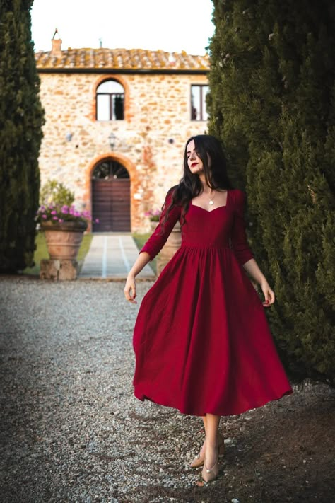 Ideas For Birthday Dress For Women, Dress Ideas For Christmas, Velvet Western Dress Designs, Christmas Dress Design For Women, Birthday Fashion Outfits Dresses, Short Frock Fashion Style Western, Red Dress Ideas Casual, Christmas Red Dress Women, Best Christmas Outfits For Women