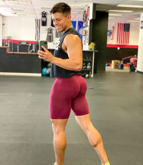 Jeff Seid, Gym Outfit Men, Lycra Men, Soccer Guys, Beefy Men, Fitness Inspiration Body, Men Bodies, Fit Men, Body Reference