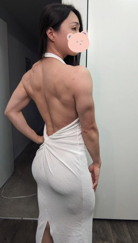 Back Muscles Women Anatomy, Small Chest Reference Female, Muscled Arms Women, Feminine Buff Women, Woman Muscular Back, Muscular Woman Back Reference, Women With Muscles In Dresses, Women Flexing Biceps, Women Muscular Back