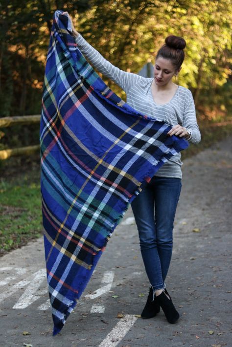 Large Blanket Scarf, Shawl Winter Outfits, How To Wear A Blanket Scarf With A Dress, How To Wear A Square Blanket Scarf, Shawl Fashion Style, Ways To Wear A Scarf In Winter, Ways To Wear Square Scarf, How To Wear Blanket Scarves, How To Wrap A Blanket Scarf