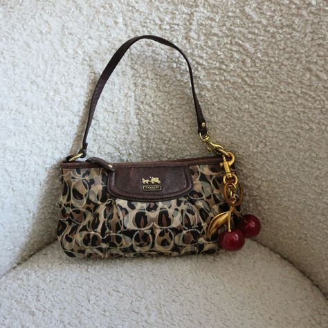 SOLD 🐆 Y2k Coach leopard print mini bag 🐆 • rare find, price reflects that • $185 • Free US shipping • great condition, some wear to suede shown • 9" x 5" (7.5" shoulder strap) • Purchase directly through link in bio or dm me to purchase Coach Purse Vintage, Coach Bags Vintage, Vintage Coach Purse, Rare Bags, Coach Vintage Bag, Coach Vintage Handbags, Purses Coach, Digital Wardrobe, My Style Bags