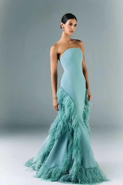 HerTrove-Mermaid strapless dress with feather cutouts Long Strapless Dress, Nice Long Dresses, Mermaid Long Dress, Marchesa Couture, Midi Dress Style, Blue Mermaid, Pretty Designs, Long Midi Dress, Fabric Ideas