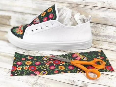 Diy Fabric Shoes, Fabric Covered Shoes, Decoupage Shoes, Canvas Shoes Diy, Upcycle Shoes, Bedazzled Shoes, Painted Shoes Diy, Painted Canvas Shoes, Shoe Makeover