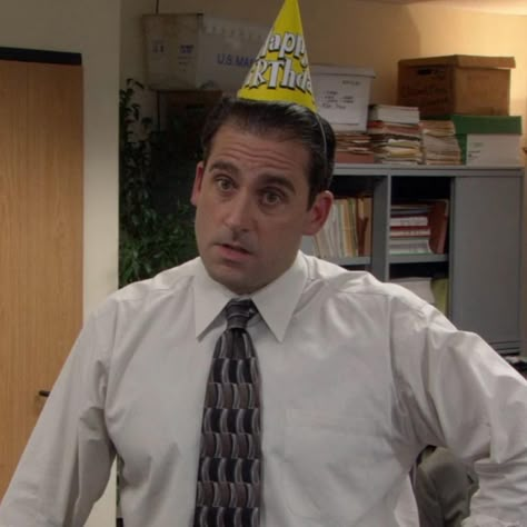 Michael Scott Mood, Michael Scott Birthday, Office Xmas Party, Best Of The Office, Michael Scott The Office, The Office Characters, Thats What She Said, The Office Us, Office Icon